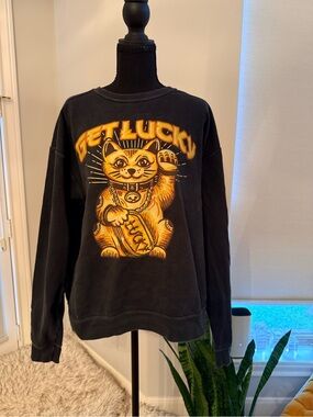 Black 'Get Lucky' Maneki Neko Graphic Sweatshirt